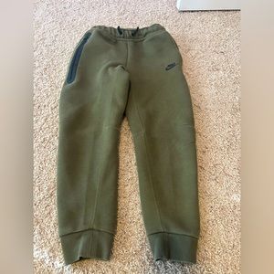 Nike tech joggers